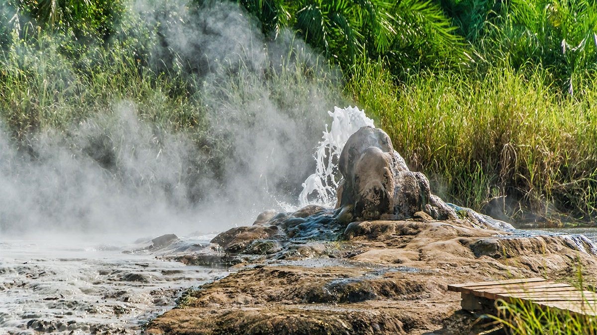 Sempaya hot springs in Uganda